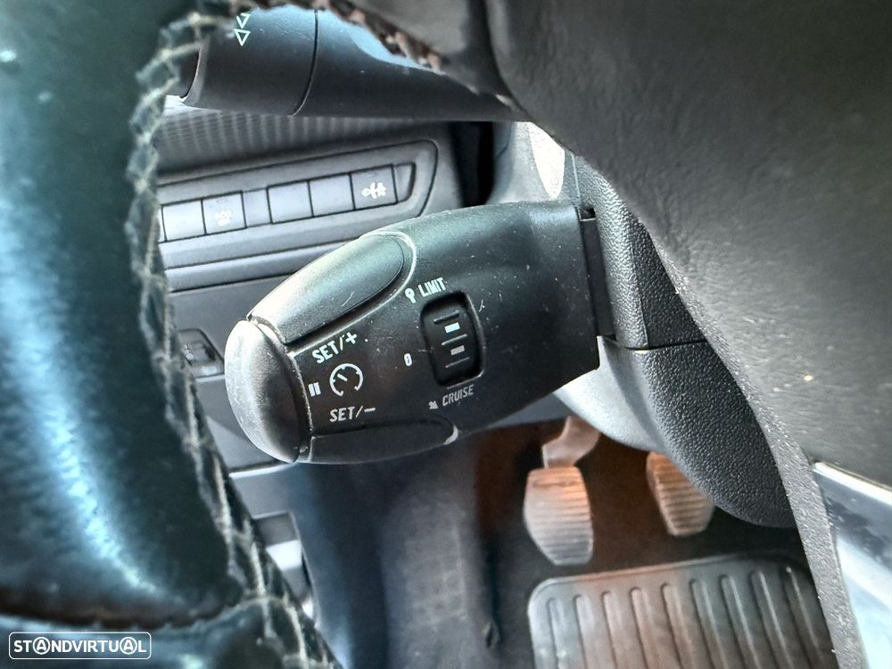 Peugeot 2008 1.6 e-HDi Allure - 24