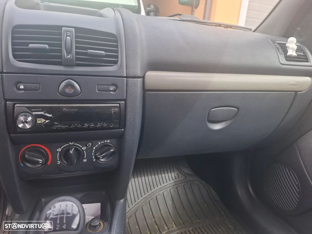 Renault Clio 1.5 dCi Confort - 4