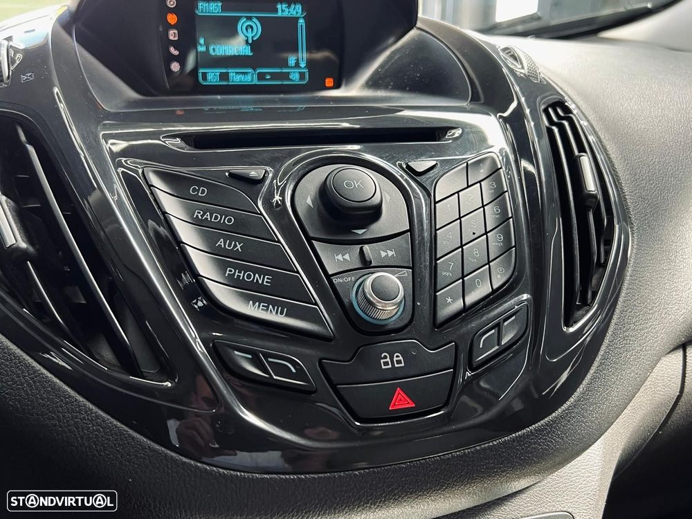 Ford Tourneo Courier 1.0 EcoBoost Titanium - 27