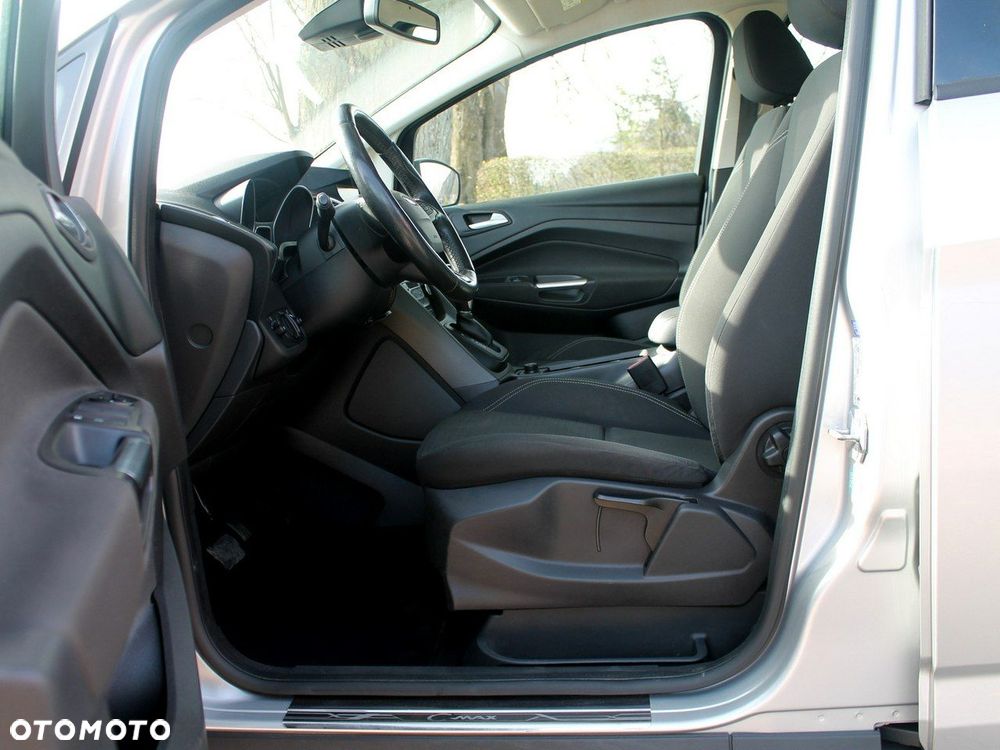 Ford Grand C-MAX - 17