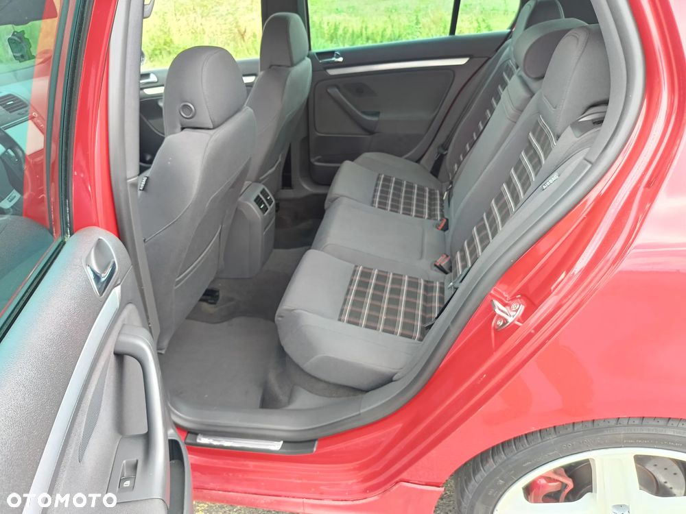 Volkswagen Golf 2.0 GTI Pirelli - 12