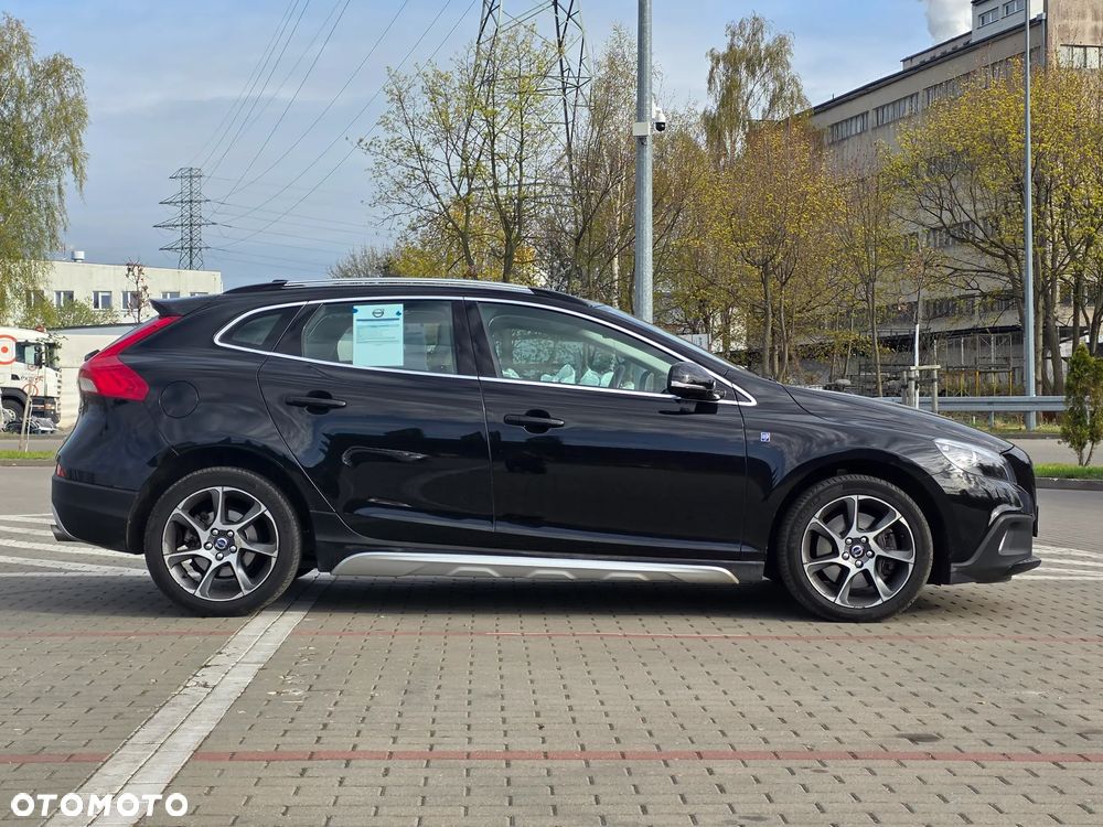 Volvo V40 Cross Country T3 Drive-E Ocean Race - 14