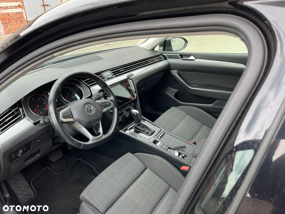Volkswagen Passat - 10