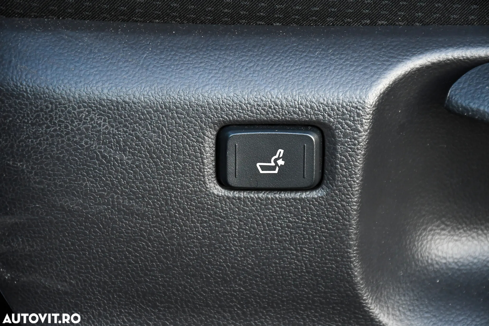 Toyota Prius 1.8 Dual VVT-i Sol+ - 22