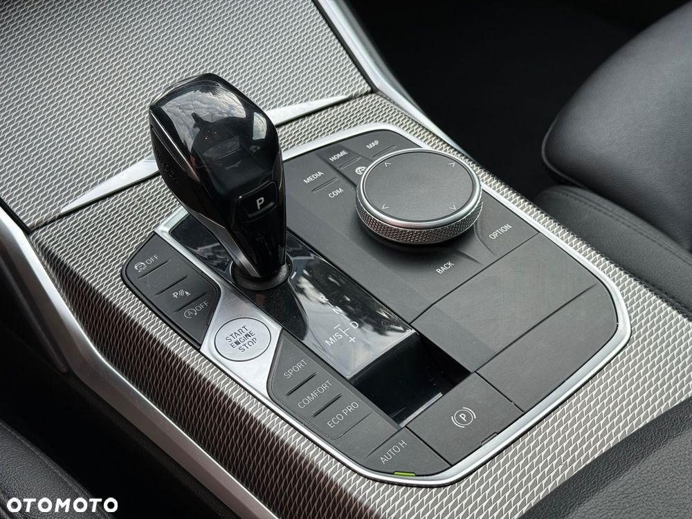 BMW Seria 3 330i M Sport sport - 13
