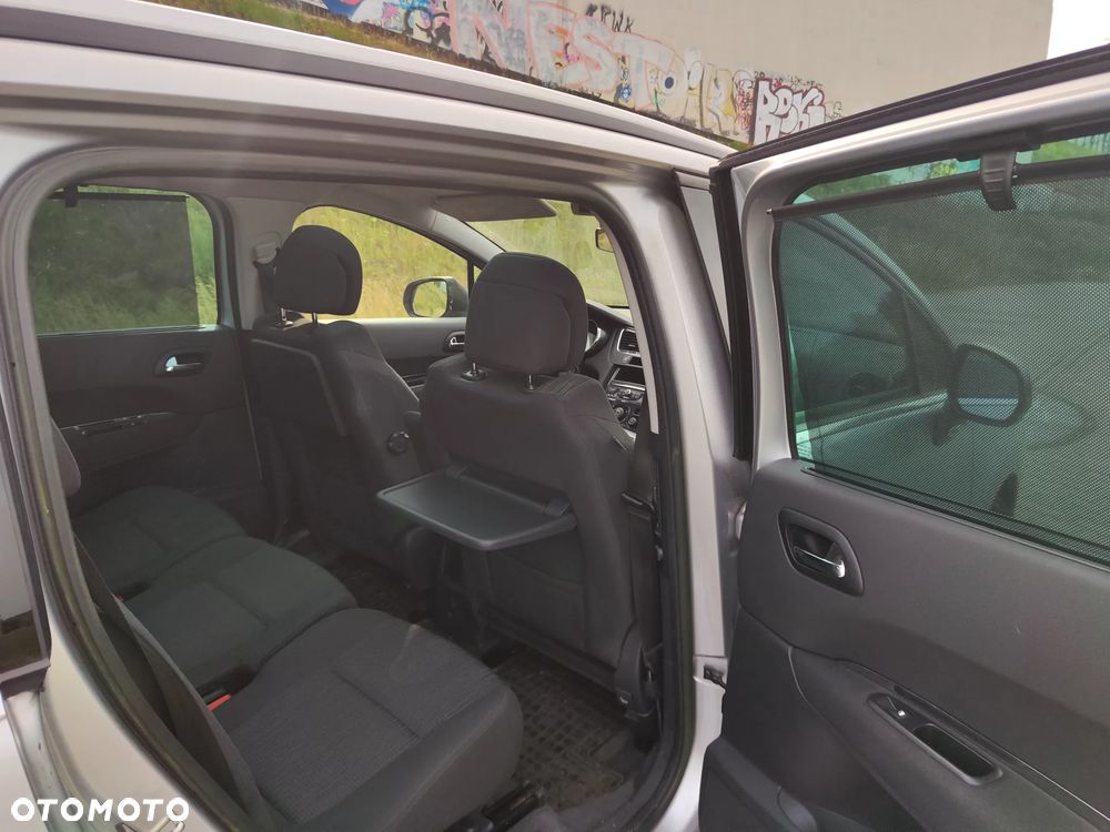 Peugeot 5008 1.6 HDi Style 7os - 7