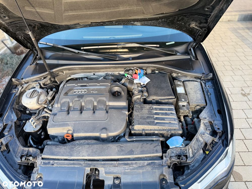 Audi A3 Sportback 1.6 TDI DPF S line Sportpaket - 13