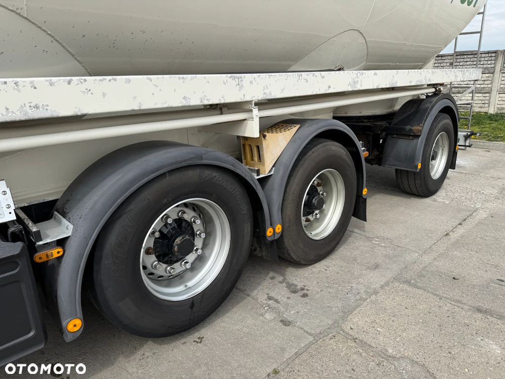 Feldbinder BPW 3 OSIE 7000kg Beczka do paszy Silos Paszowóz - 2