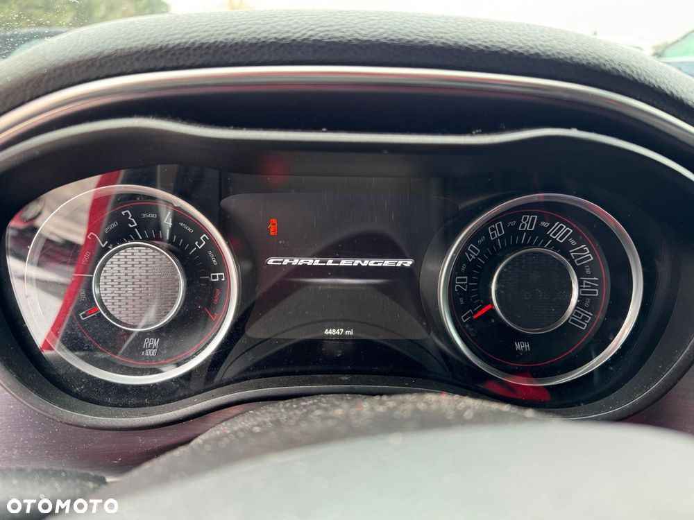 Dodge Challenger - 12