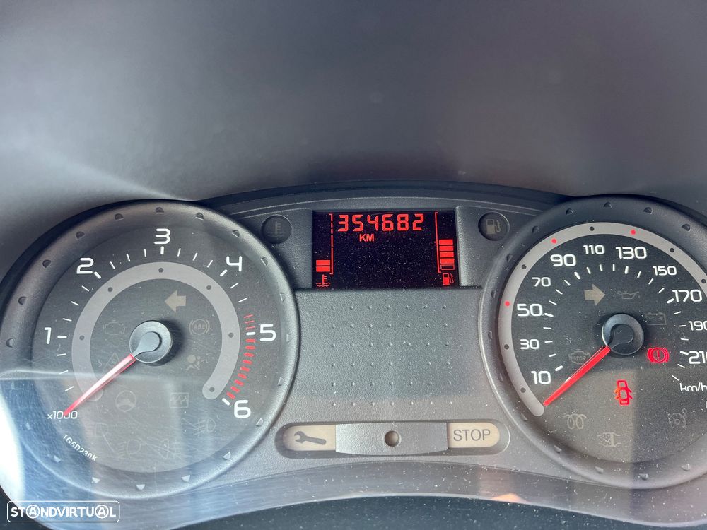 Renault Clio 1.5 dCi Dynamique S - 11