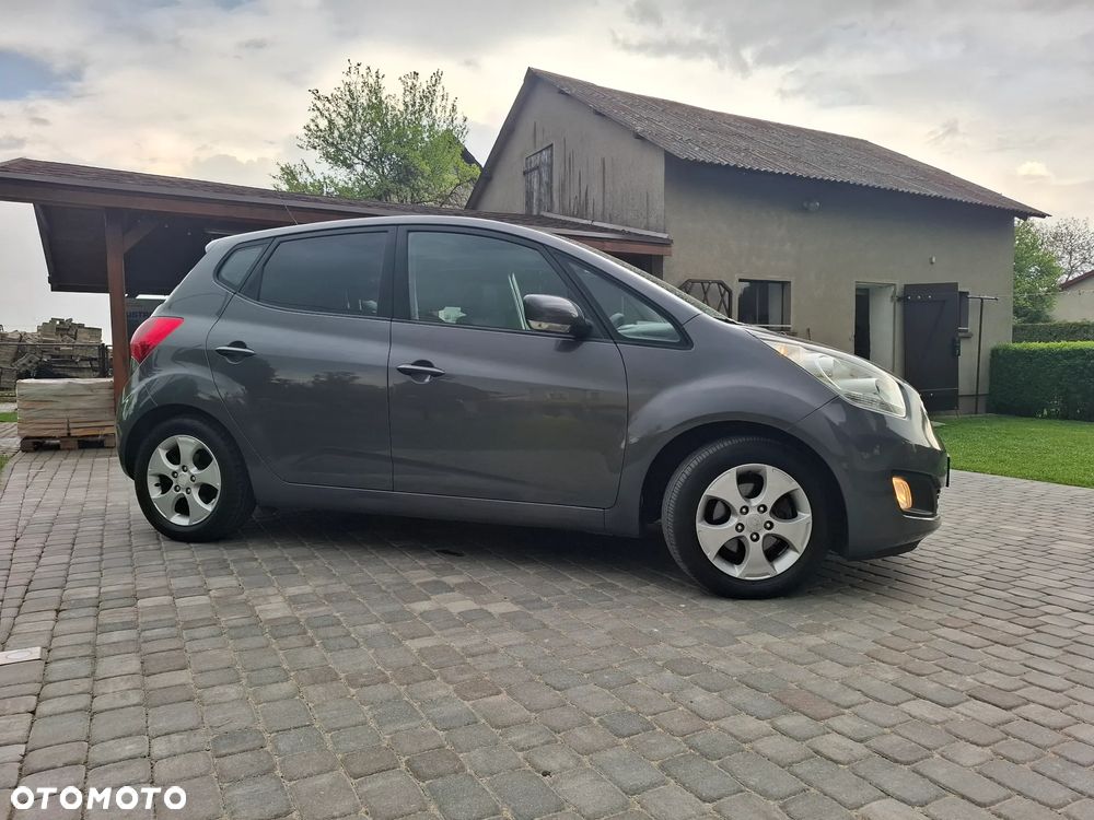 Kia Venga - 38