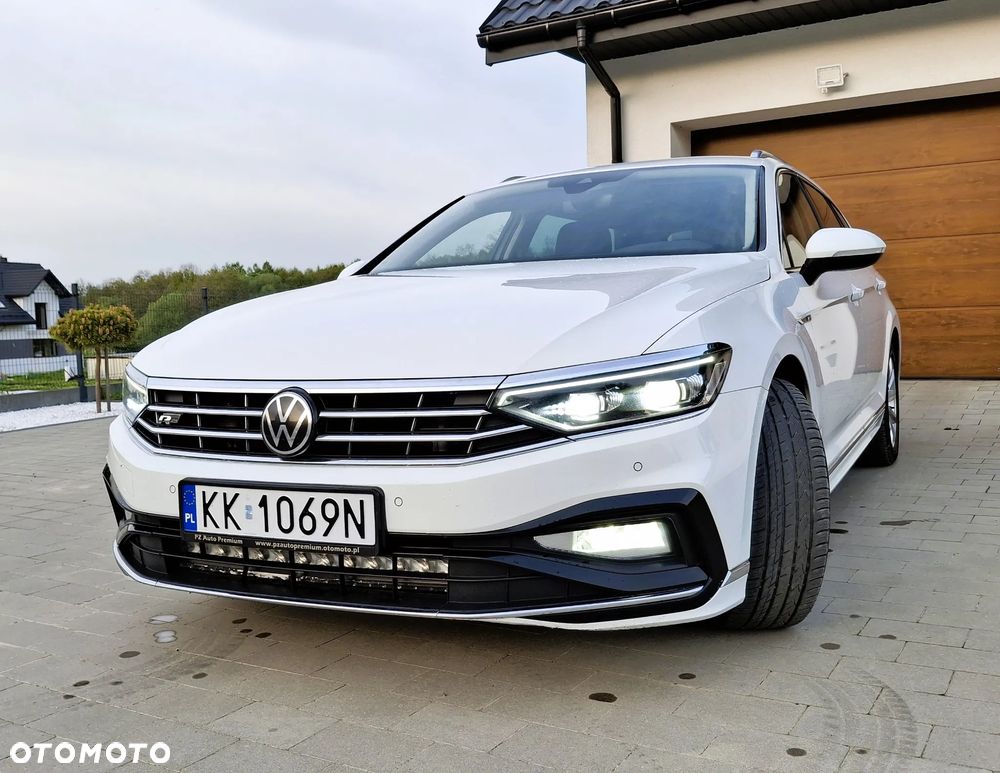 Volkswagen Passat Variant 2.0 TDI SCR DSG 4Motion Elegance - 9
