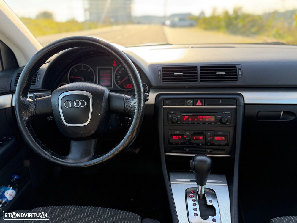 Audi A4 2.0 TDI Advance Multitronic - 11