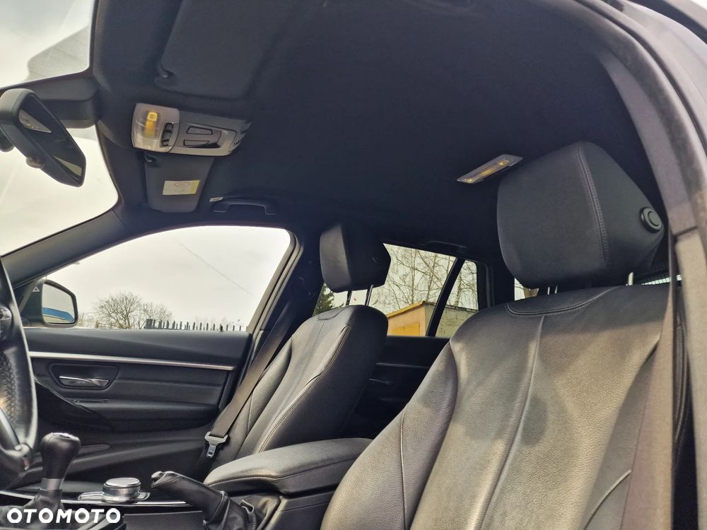 BMW Seria 3 318d xDrive Luxury Line - 21