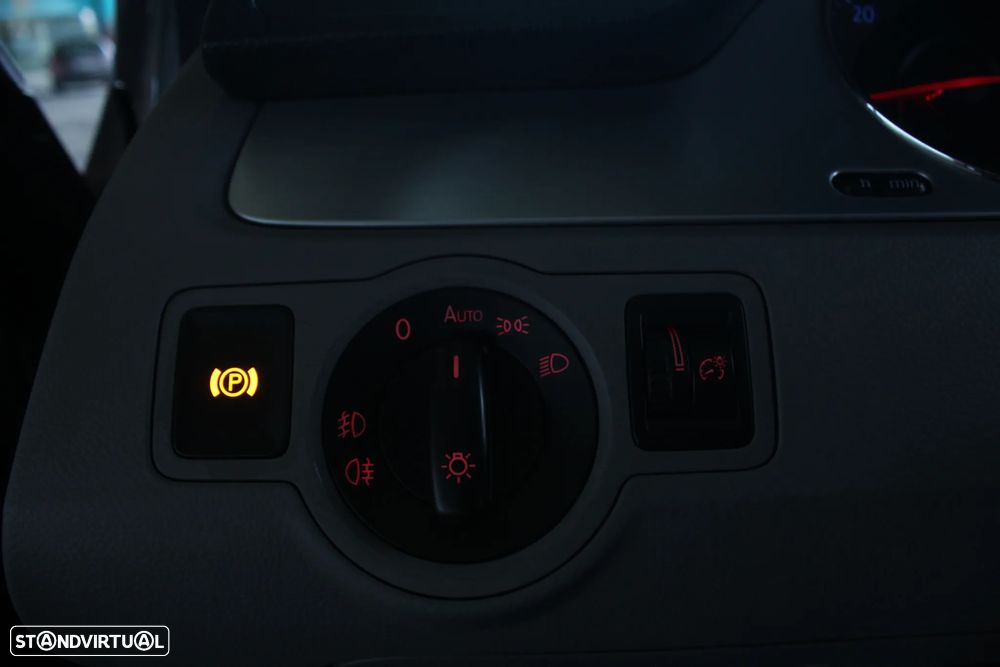 VW Passat Variant 2.0 TDi Sportline - 55