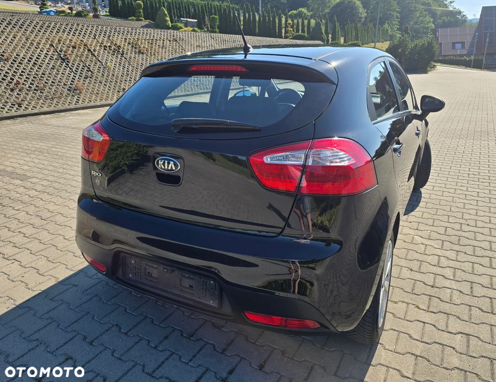 Kia Rio 1.4 L - 13