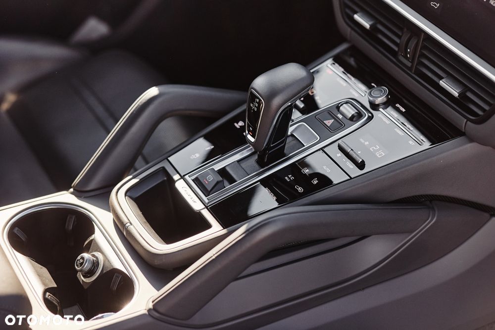 Porsche Cayenne E-Hybrid - 17