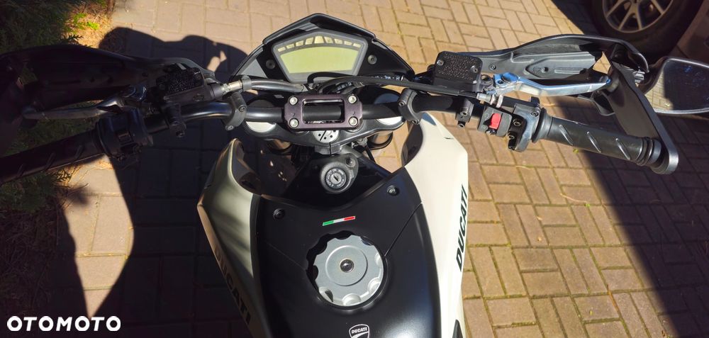 Ducati Hypermotard - 12