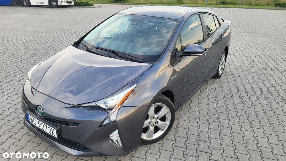 Toyota Prius Hybrid - 1