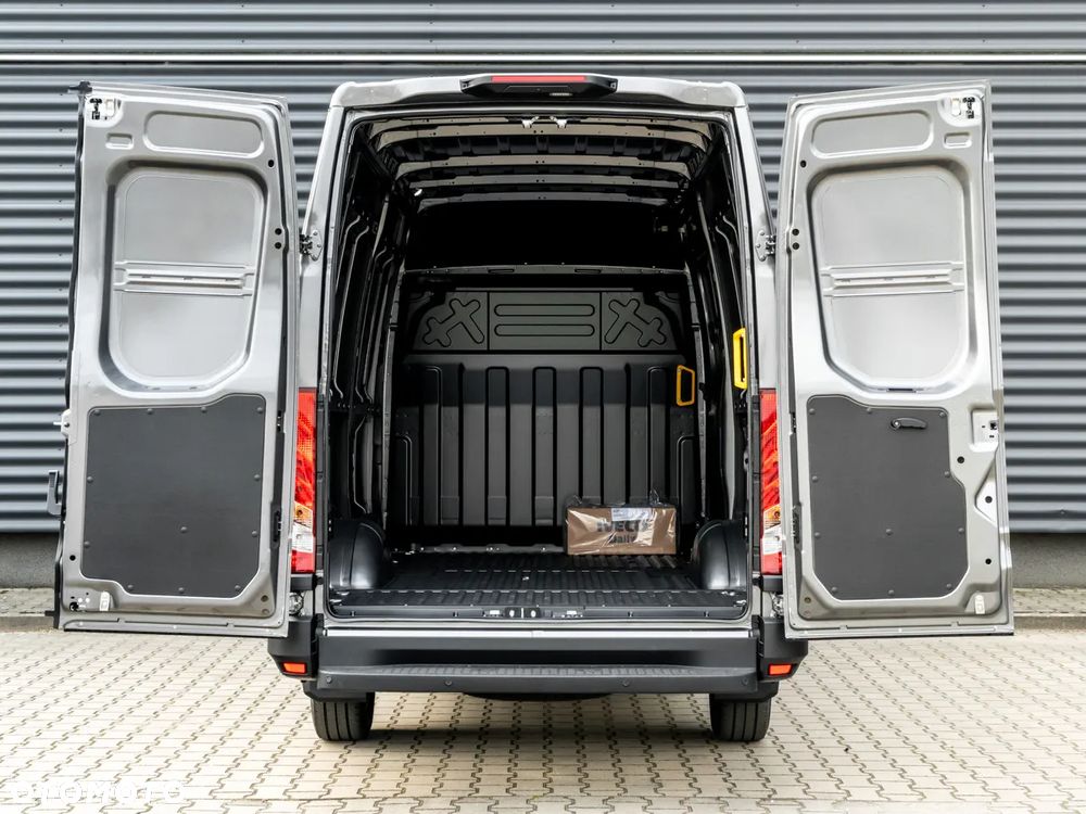 Iveco Daily L3H2 Edycja specjalna na 50 lecie marki - 12