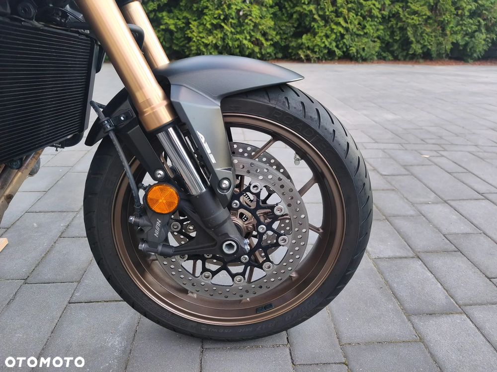 Honda CB - 11