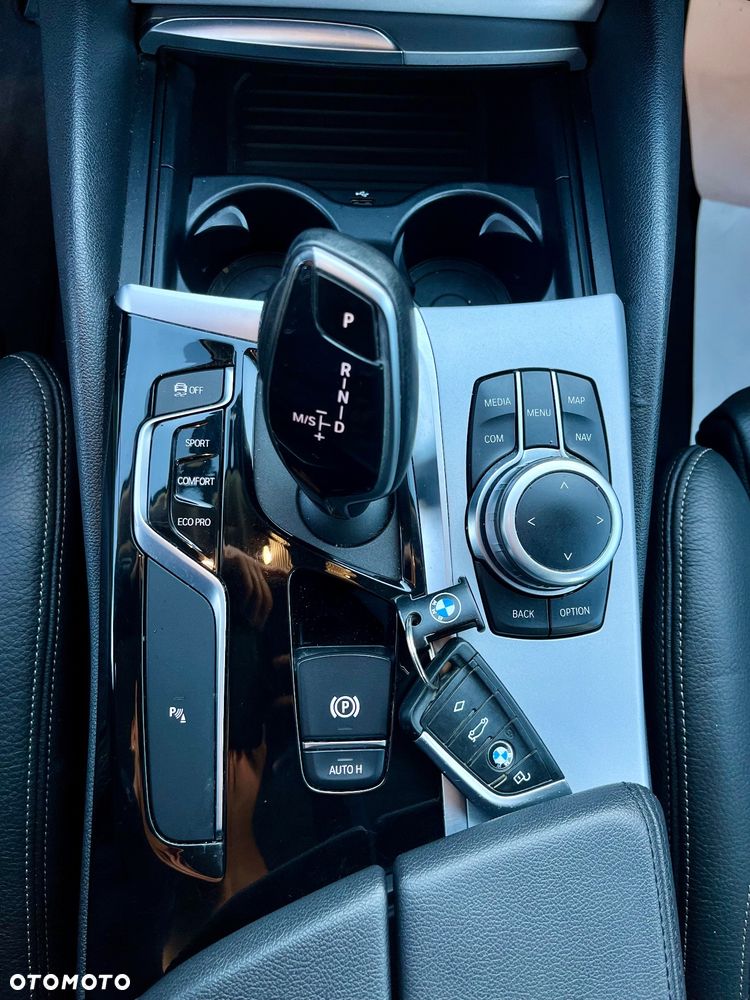 BMW Seria 5 518d - 17