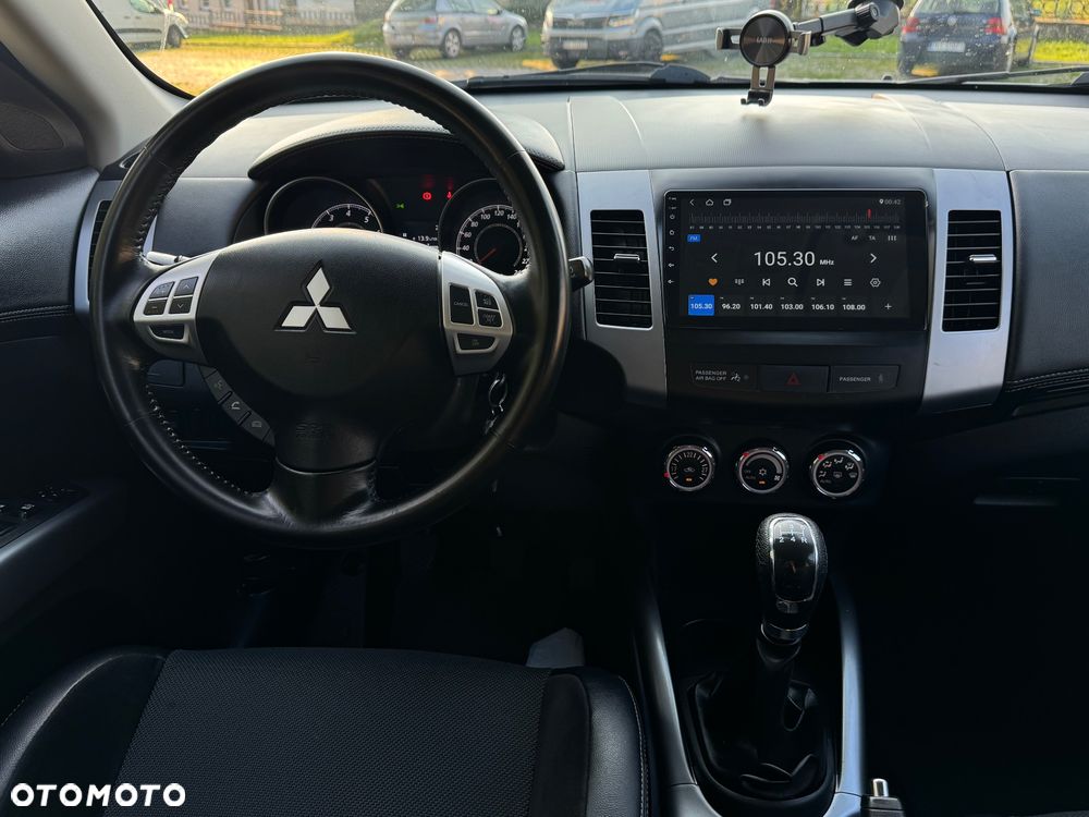 Mitsubishi Outlander 2.0 2WD Invite - 23