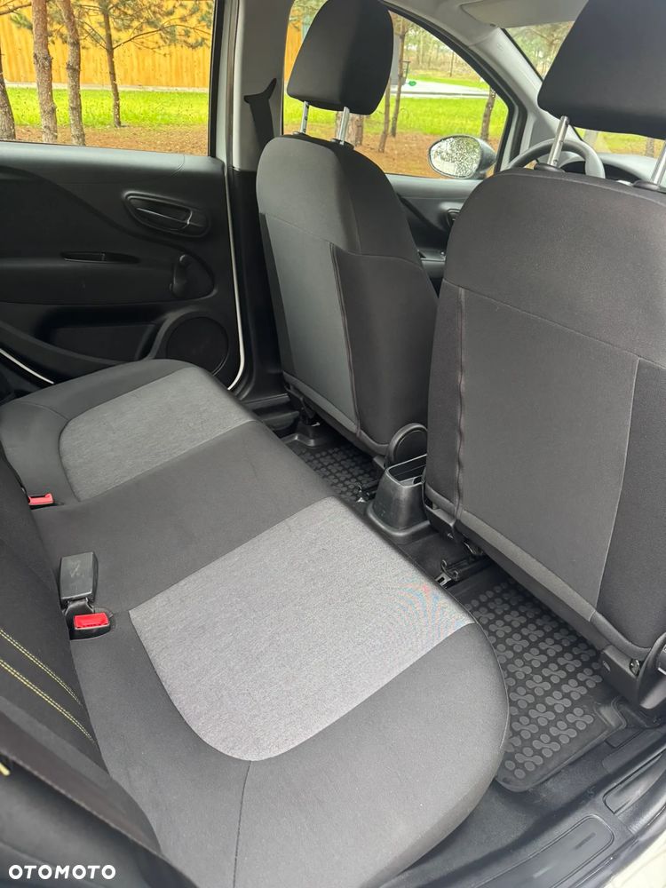 Fiat Punto 1.2 Young - 11