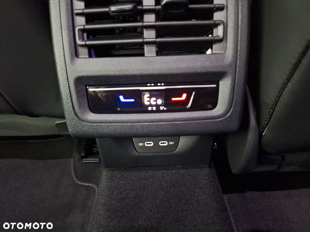 Volkswagen Golf - 34