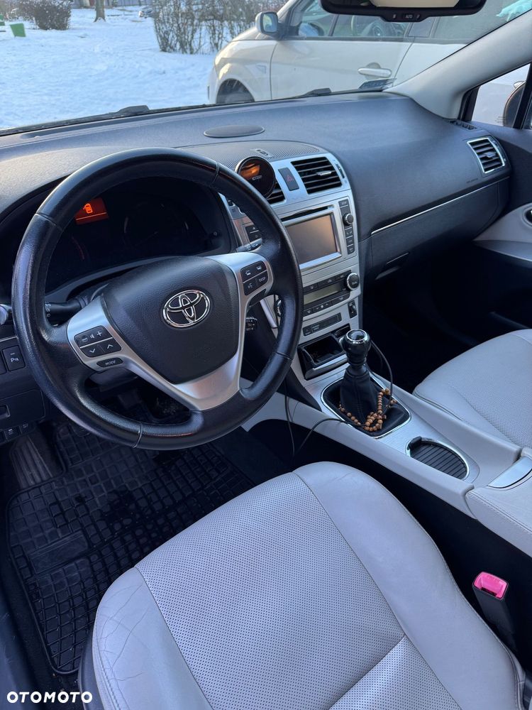 Toyota Avensis 2.2 D-4D Prestige Platinium - 1
