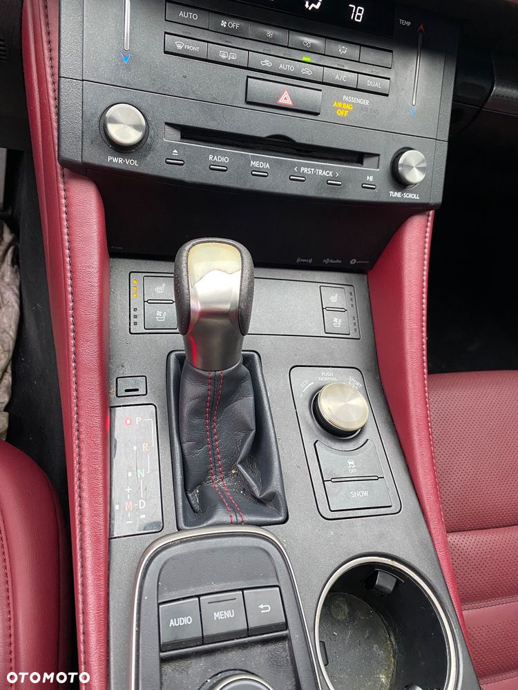 Lexus RC 200t SPORT - 12