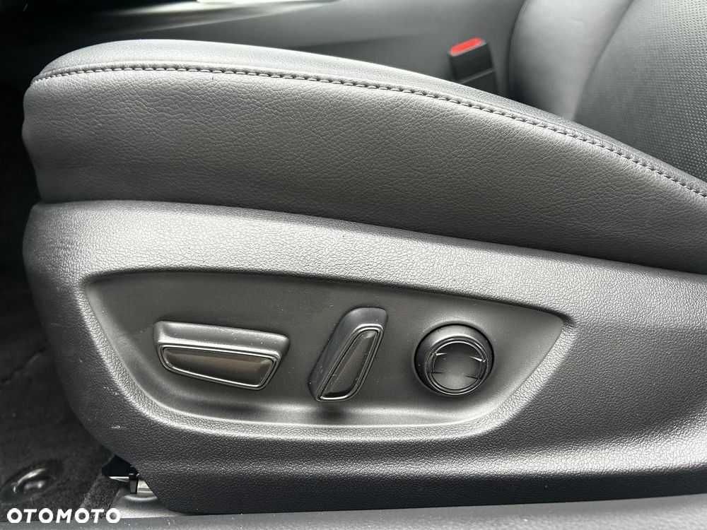 Toyota Camry 2.5 Hybrid Executive CVT - 18