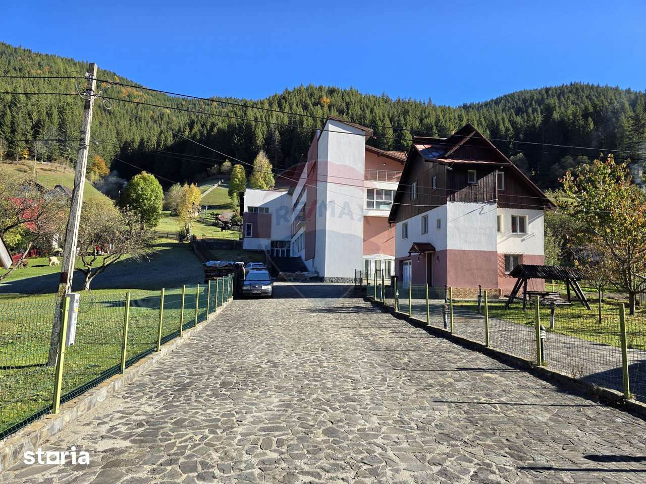 Vila / Pensiune / Camin / Azil seniori, zona superba Moeciu, parcare - Imagine principală: 2/16