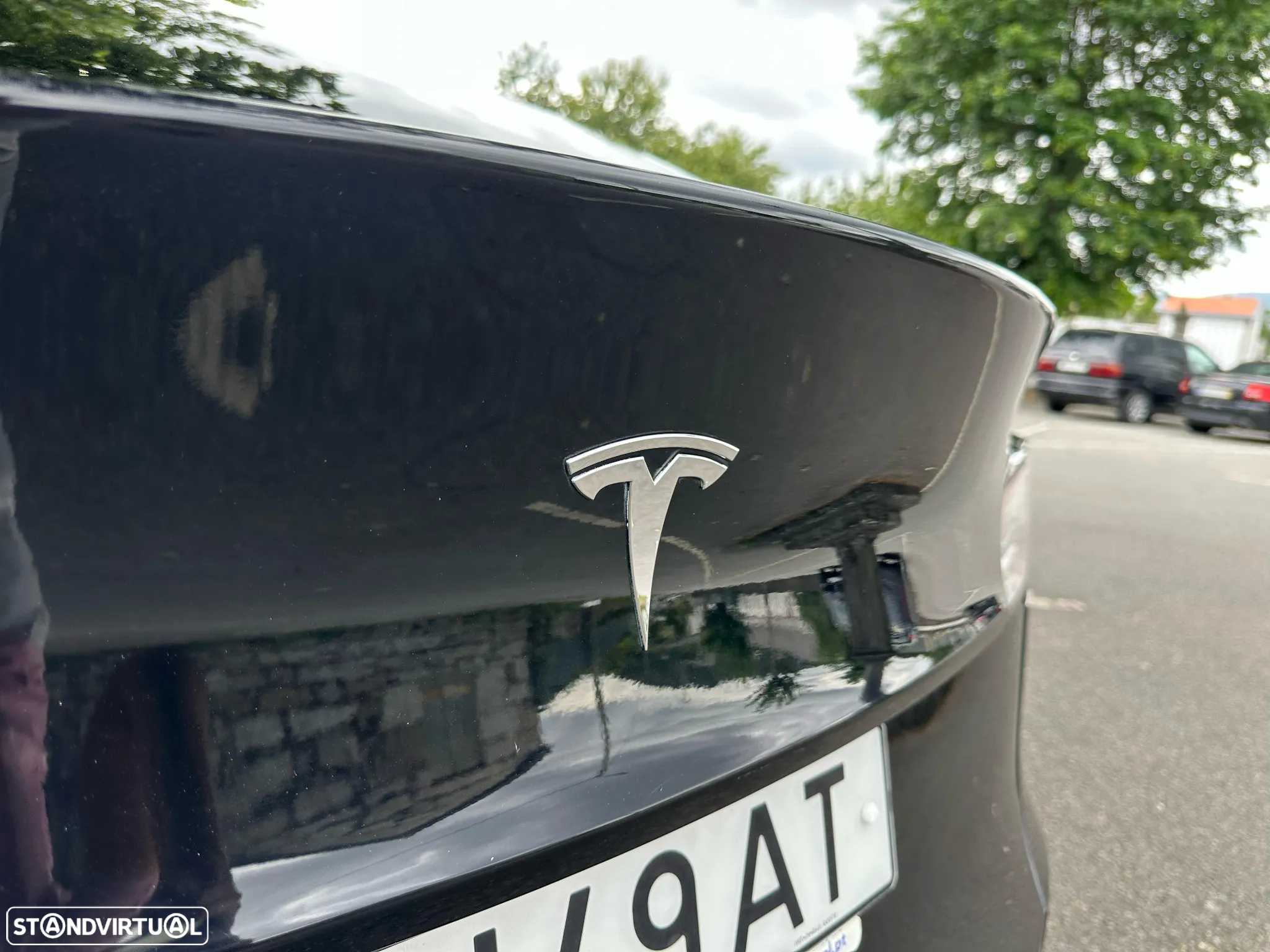 Tesla Model Y Long Range Dual Motor AWD - 17