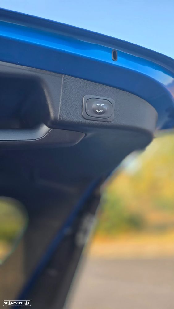 Ford Focus 1.0 EcoBoost Hybrid Aut. ST-LINE X - 24