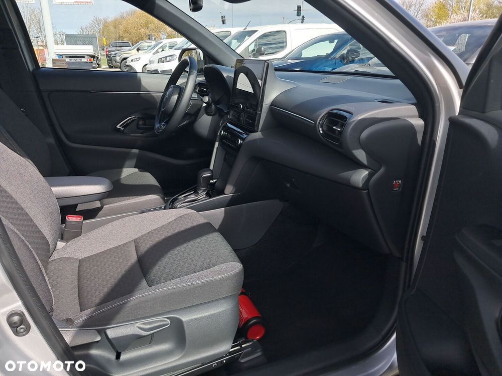 Toyota Yaris Cross - 16