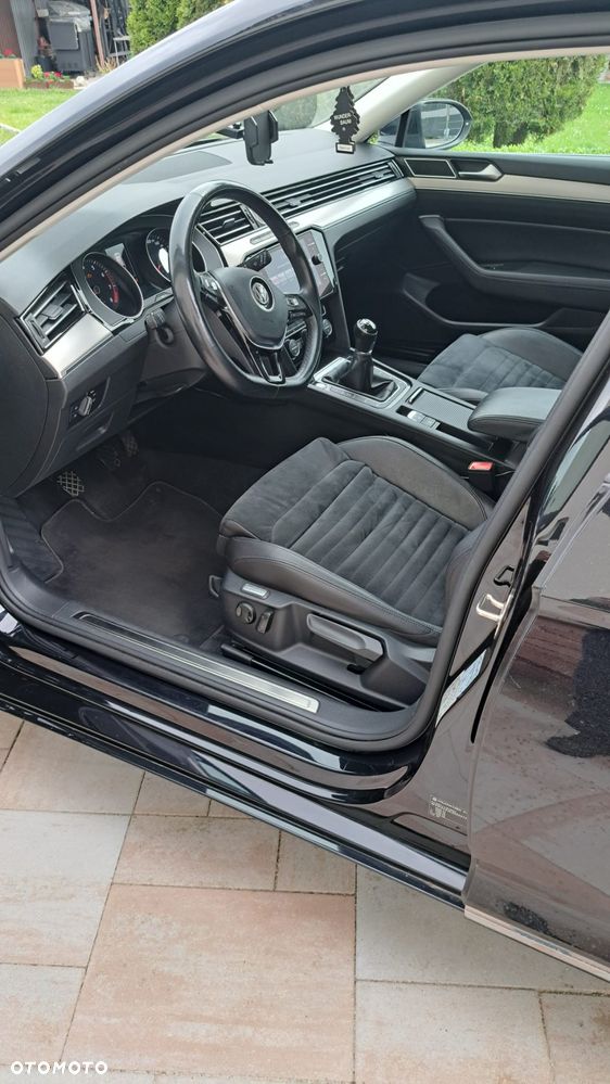 Volkswagen Passat 1.5 TSI OPF Highline - 9