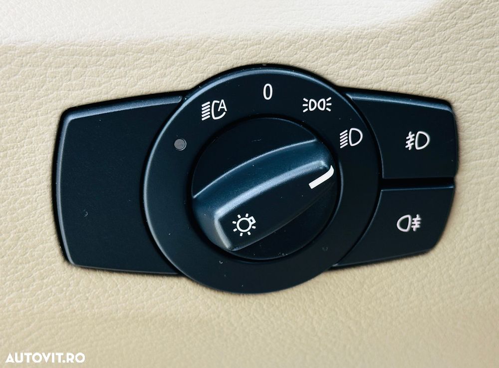 BMW X1 xDrive20i Aut. - 34