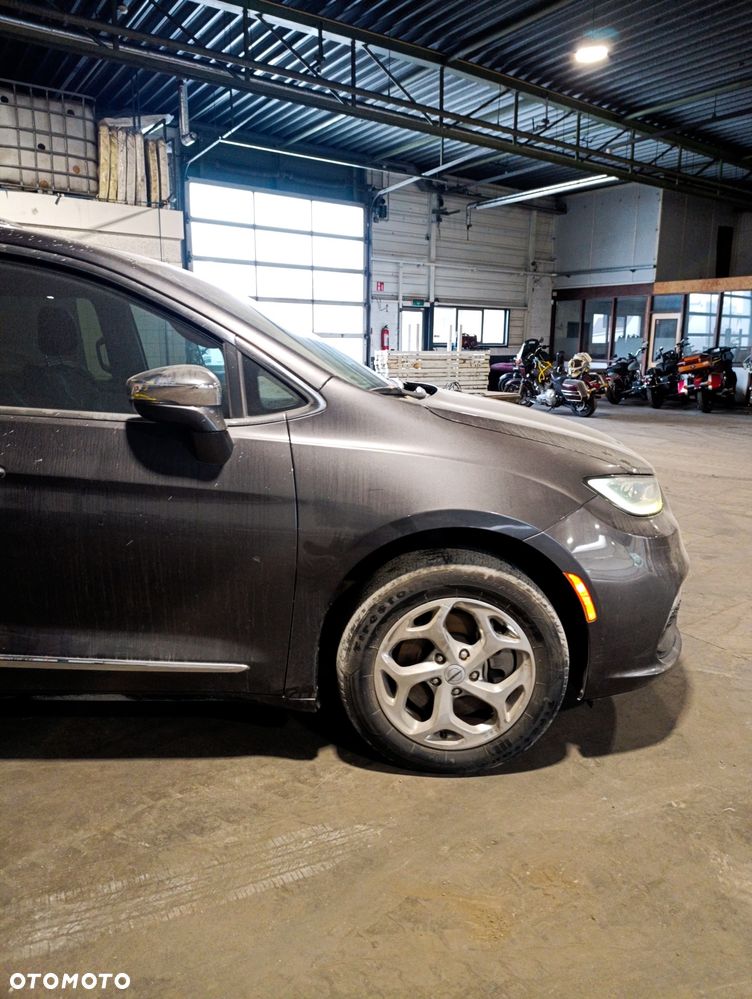 Chrysler Pacifica - 22