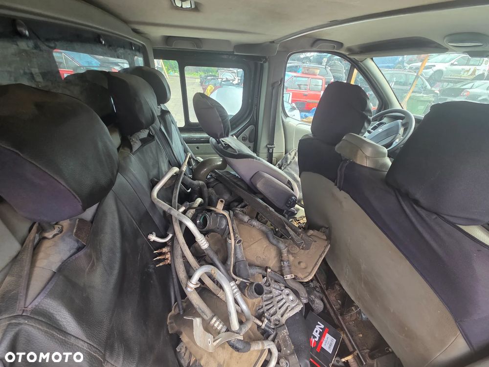 Renault Trafic II 2008 2.0 dCi M9R782 na części - 10