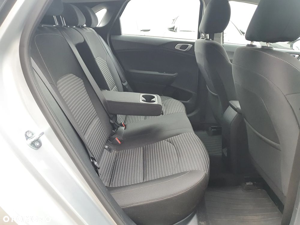 Kia Ceed 1.5 T-GDI M - 23