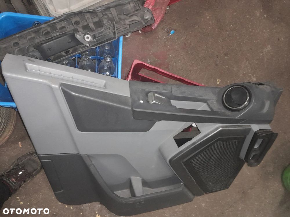 Tapicerka drzwi lewych Renault gama T - 3