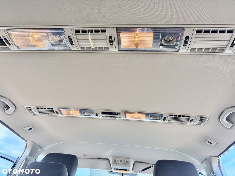 Volkswagen Multivan - 27