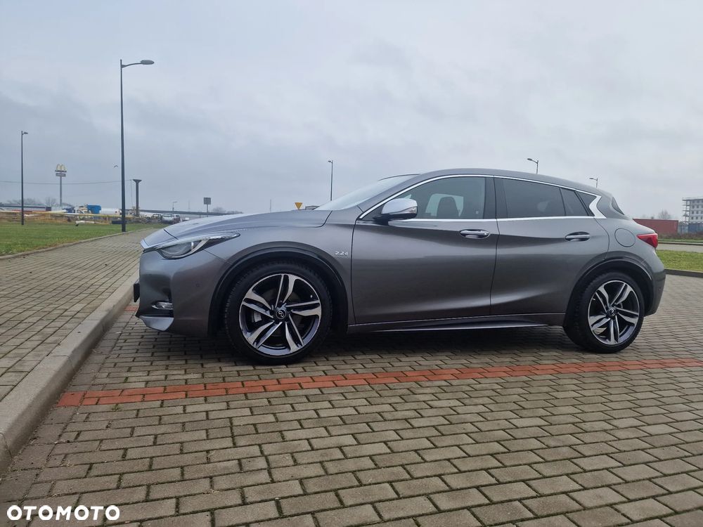 Infiniti Q30 2.2d DCT Premium Tech - 26