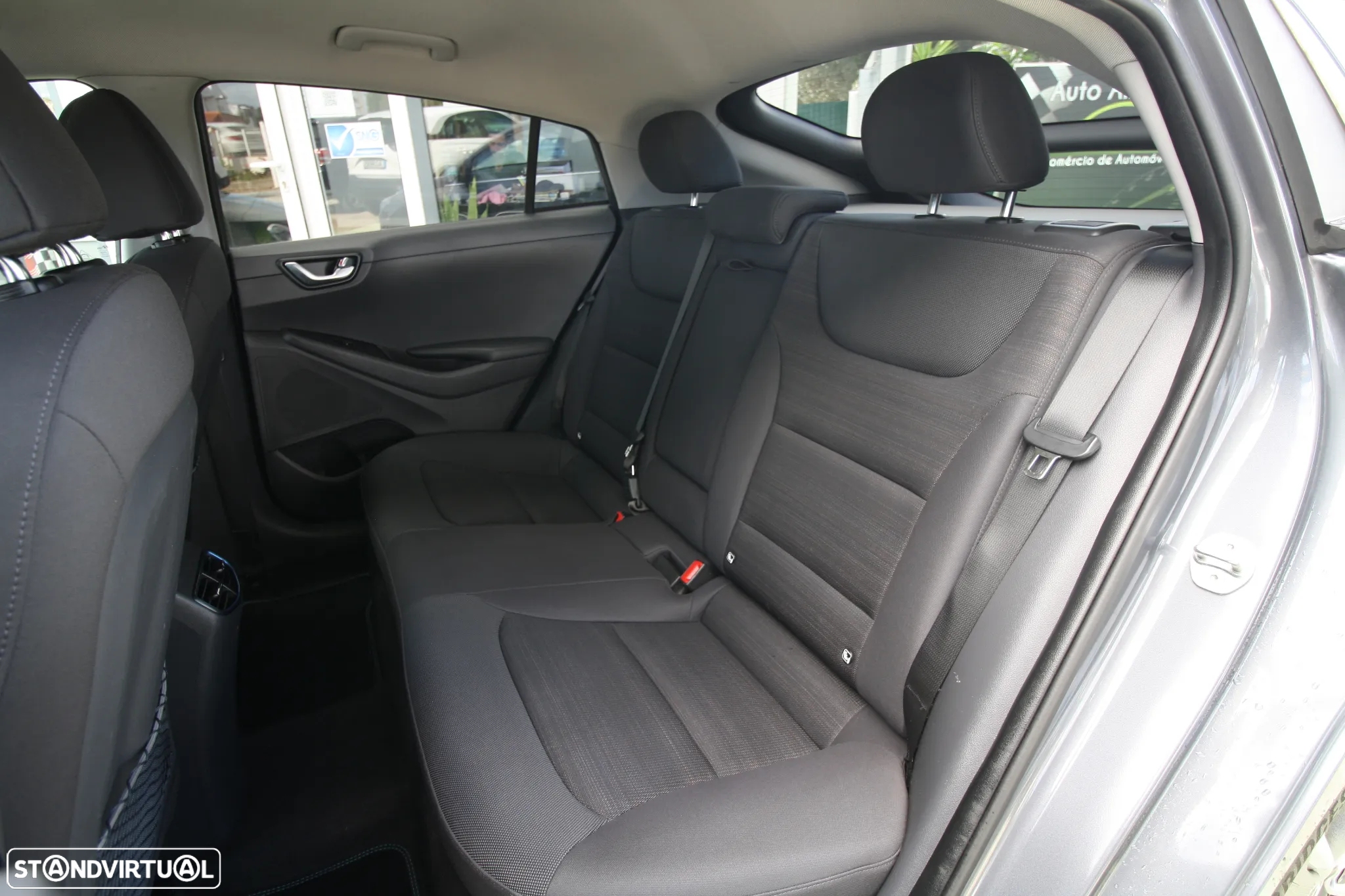 Hyundai Ioniq 1.6 GDI HEV Hybrid Tech - 18