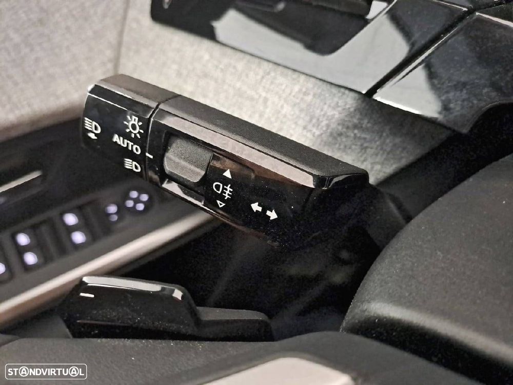 Peugeot 3008 1.2 Hybrid Allure e-DCS6 - 14