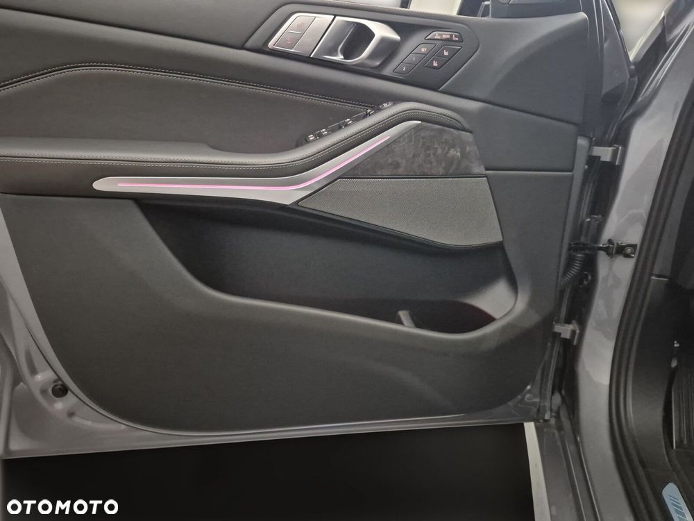 BMW X7 - 12