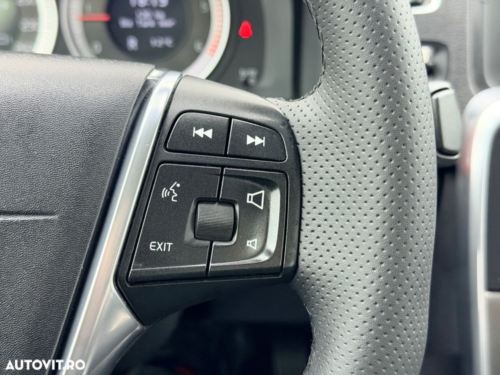 Volvo S60 D3 Geartronic Momentum - 26