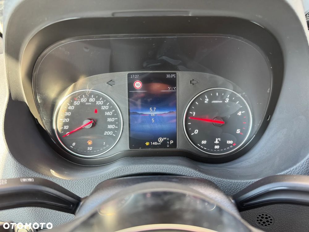 Mercedes-Benz Sprinter 319 CDI - 25