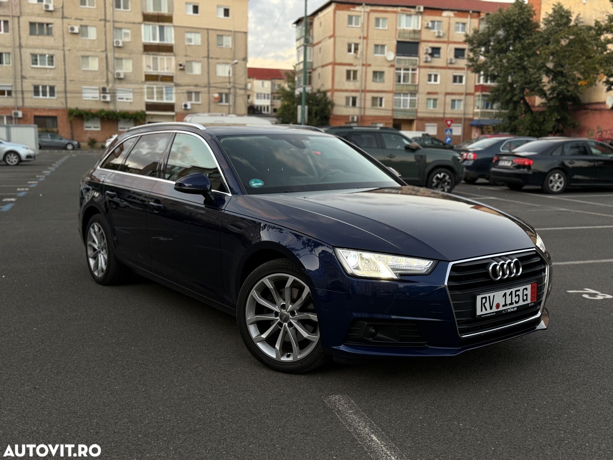 Audi A4 - 1